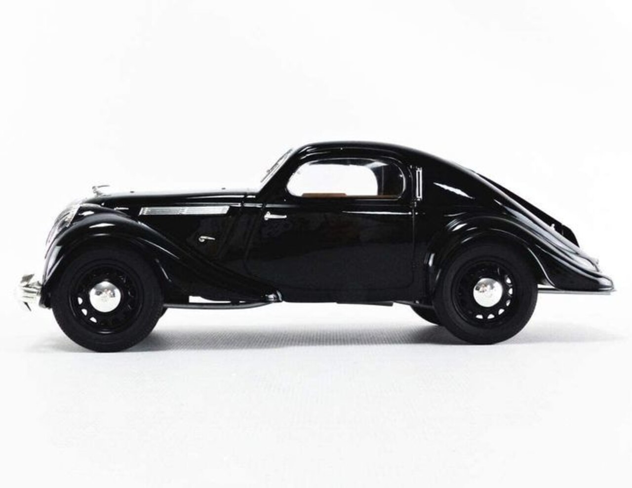 Skoda Skoda Popular Monte Carlo - 1:18 - iScale Skoda Skoda Popular Monte Carlo - 1:18 - iScale