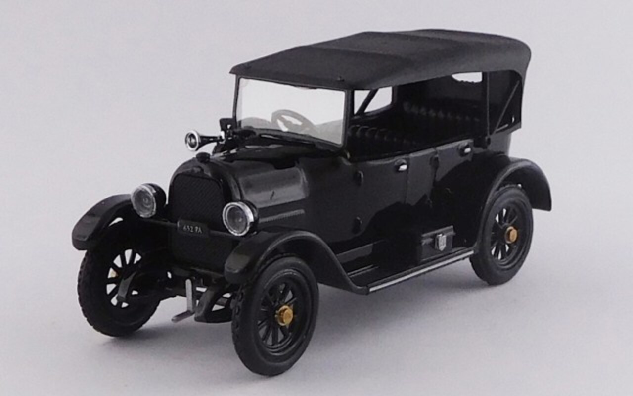 Fiat Fiat 501 Cabriolet Closed La Saetta Del Re ( The Car of the King) 1919  - 1:43 - Rio