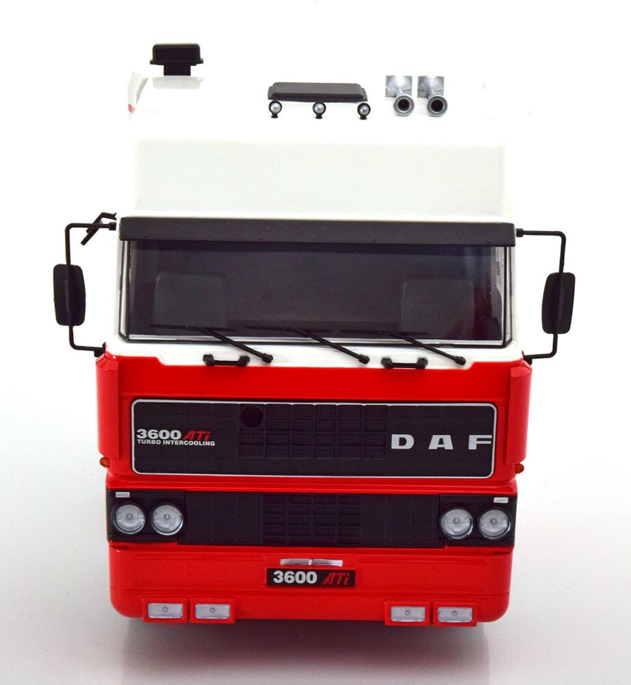 DAF 3600 Space Cab - 1:18 - Road Kings - HMKT