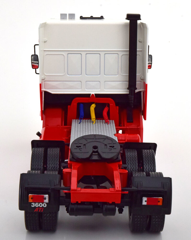 Daf DAF 3600 Space Cab - 1:18 - Road Kings Daf DAF 3600 Space Cab - 1:18 - Road Kings