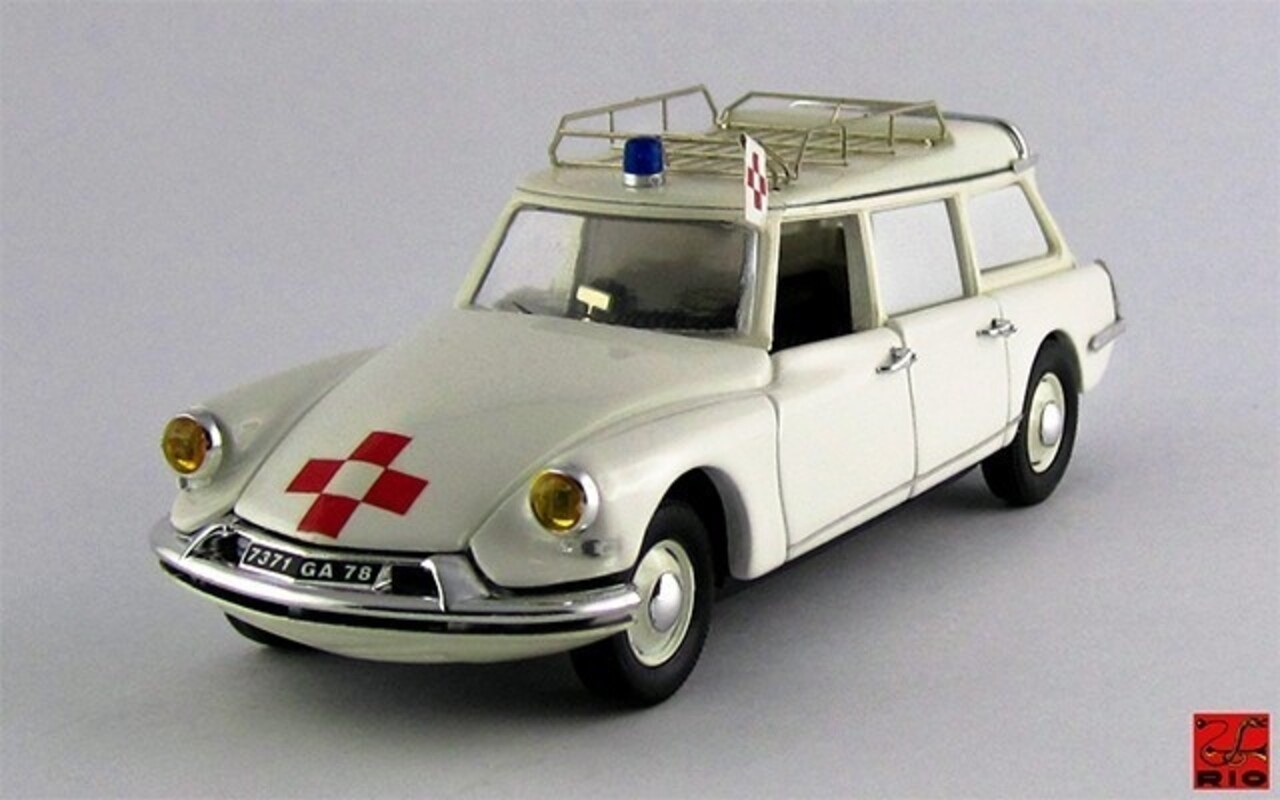 Citroen Citroen ID 19 Break French Ambulance 1959 (TV Series Film L'Amante) - 1:43 - Rio