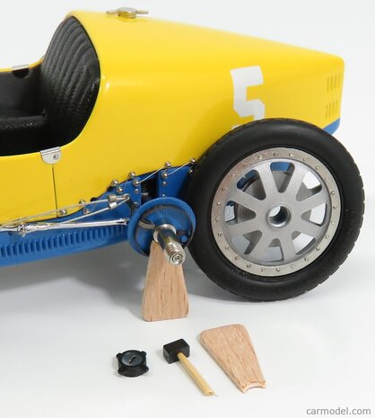 Formule 1 Bugatti Type 35 #5 National Colour Project Sweden 1924 - 1:18 - CMC Formule 1 Bugatti Type 35 #5 National Colour Project Sweden 1924 - 1:18 - CMC