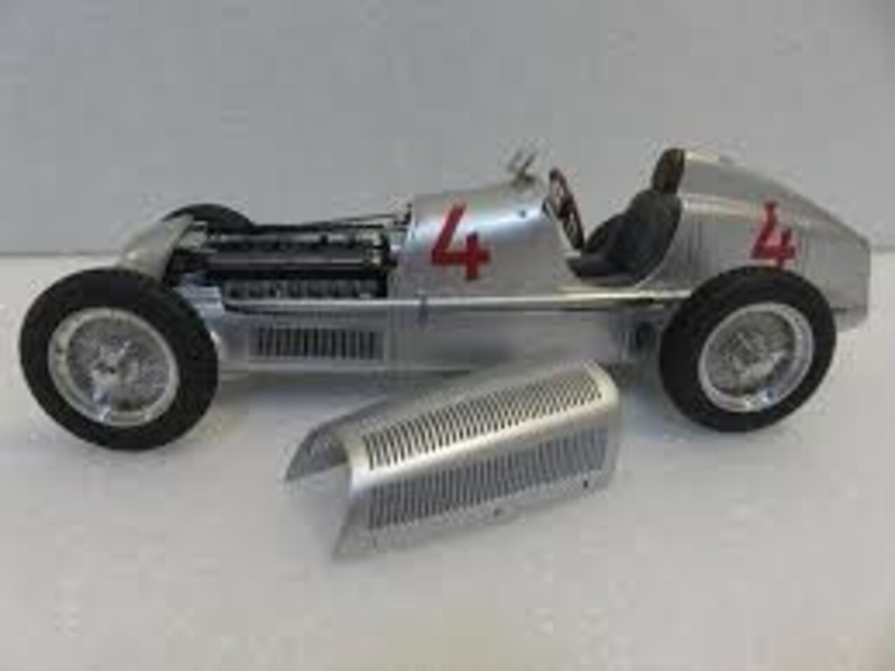 Mercedes-Benz Mercedes-Benz W 25 #4 Winner GP Monaco 1935 - 1:18 - CMC Mercedes-Benz Mercedes-Benz W 25 #4 Winner GP Monaco 1935 - 1:18 - CMC
