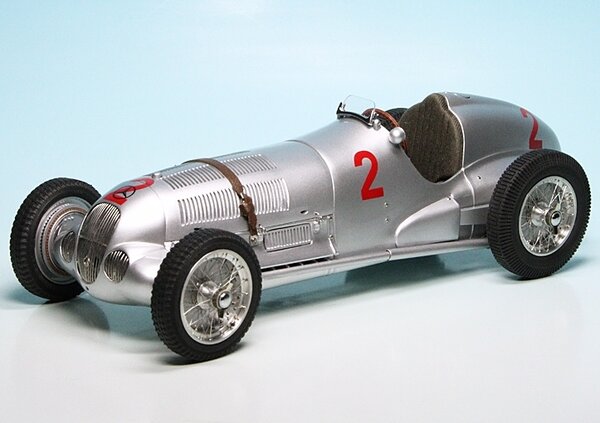Formule 1 Mercedes-Benz (W125) #2 GP Great Britain Donington 1937 - 1:18 - CMC Formule 1 Mercedes-Benz (W125) #2 GP Great Britain Donington 1937 - 1:18 - CMC