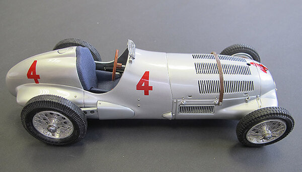 Formule 1 Mercedes-Benz (W125) #4 GP Great Britain Donington 1937 - 1:18 - CMC