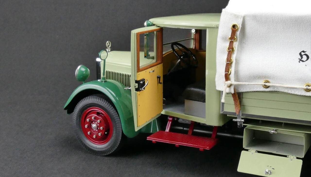Mercedes-Benz Mercedes-Benz LO 2750 Platform Truck + Cover 1934-1938 - 1:18 - CMC Mercedes-Benz Mercedes-Benz LO 2750 Platform Truck + Cover 1934-1938 - 1:18 - CMC