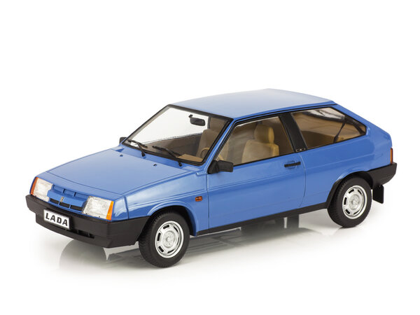 Lada Lada 2108 Samara 1985 - 1:18 - Premium Scale Models Lada Lada 2108 Samara 1985 - 1:18 - Premium Scale Models