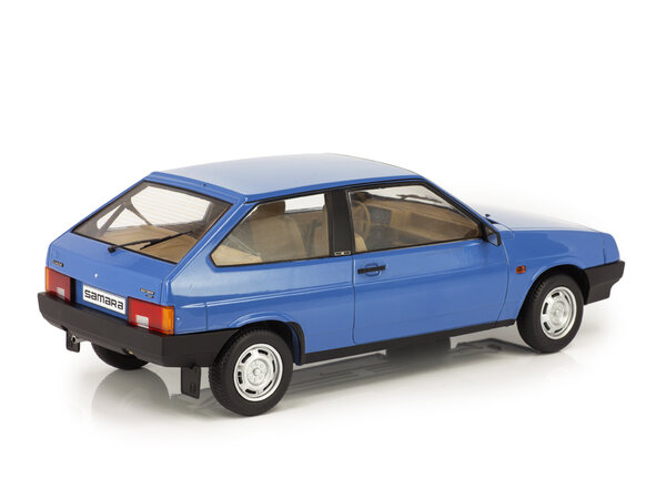 Lada Lada 2108 Samara 1985 - 1:18 - Premium Scale Models Lada Lada 2108 Samara 1985 - 1:18 - Premium Scale Models