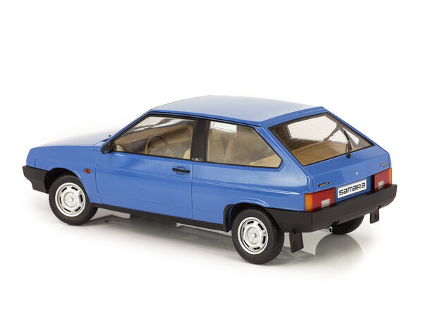 Lada Lada 2108 Samara 1985 - 1:18 - Premium Scale Models Lada Lada 2108 Samara 1985 - 1:18 - Premium Scale Models