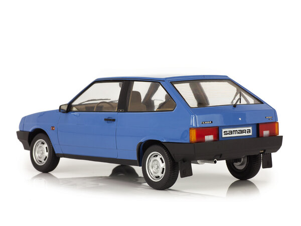 Lada Lada 2108 Samara 1985 - 1:18 - Premium Scale Models Lada Lada 2108 Samara 1985 - 1:18 - Premium Scale Models