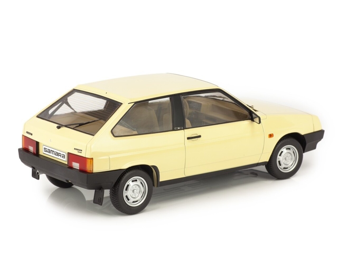 Lada Lada 2108 Samara 1987 - 1:18 - Premium Scale Models