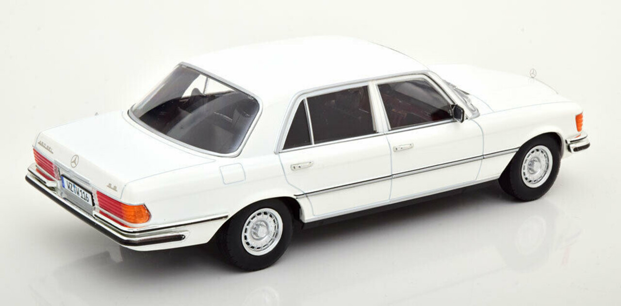 Mercedes-Benz Mercedes-Benz S-Class W116 450 SEL 6.9 - 1:18 - iScale