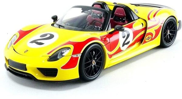 Porsche Porsche 918 Spyder Weissach Package 2015 - 1:18 - Minichamps