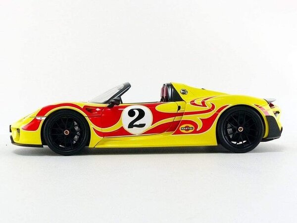 Porsche Porsche 918 Spyder Weissach Package 2015 - 1:18 - Minichamps