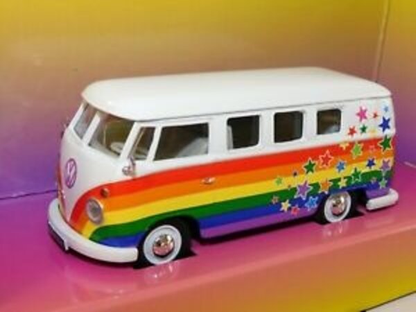 Volkswagen Volkswagen T1 Camper Van 1961 'Peace Love & Wishes' - 1:43 - Corgi Volkswagen Volkswagen T1 Camper Van 1961 'Peace Love & Wishes' - 1:43 - Corgi