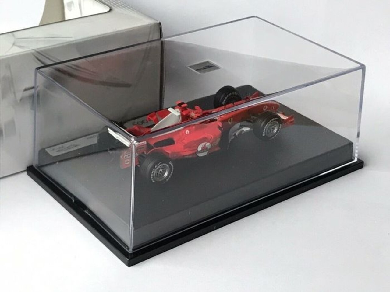 Formule 1 Ferrari F2005 Michael Schumacher - 1:43 - Hot Wheels Formule 1 Ferrari F2005 Michael Schumacher - 1:43 - Hot Wheels