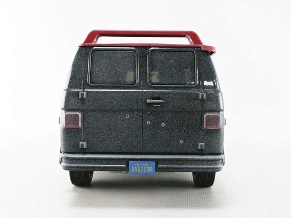 Movie Memorabilia GMC Vandura 'The A-Team' 1983 (Weathered Version) - 1:18 - Greenlight Movie Memorabilia GMC Vandura 'The A-Team' 1983 (Weathered Version) - 1:18 - Greenlight