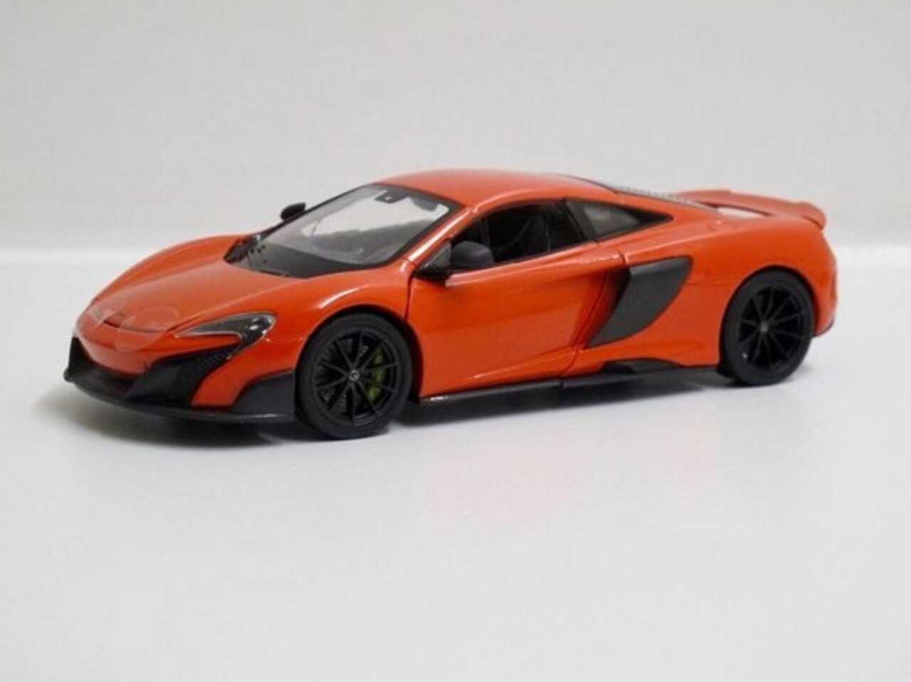 McLaren McLaren 675LT 2017 - 1:24 - Welly McLaren McLaren 675LT 2017 - 1:24 - Welly