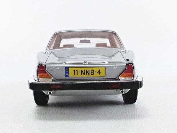 Jaguar Jaguar XJ6 1982 - 1:18 - LS Collectibles Jaguar Jaguar XJ6 1982 - 1:18 - LS Collectibles