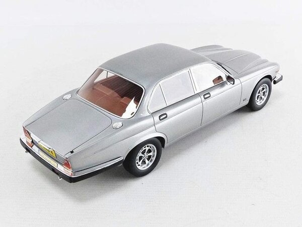 Jaguar Jaguar XJ6 1982 - 1:18 - LS Collectibles Jaguar Jaguar XJ6 1982 - 1:18 - LS Collectibles