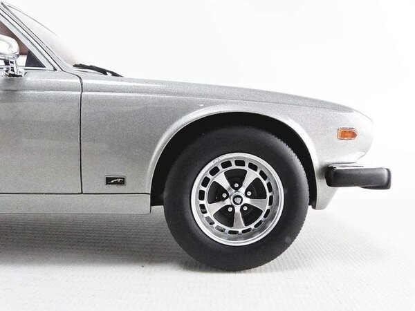 Jaguar Jaguar XJ6 1982 - 1:18 - LS Collectibles Jaguar Jaguar XJ6 1982 - 1:18 - LS Collectibles