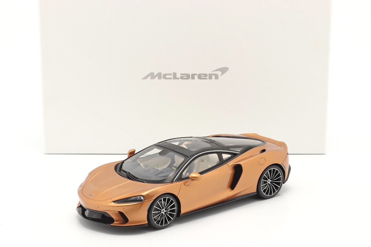 McLaren McLaren GT + Showcase - 1:18 - Spark