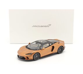 McLaren McLaren GT + Showcase - 1:18 - Spark