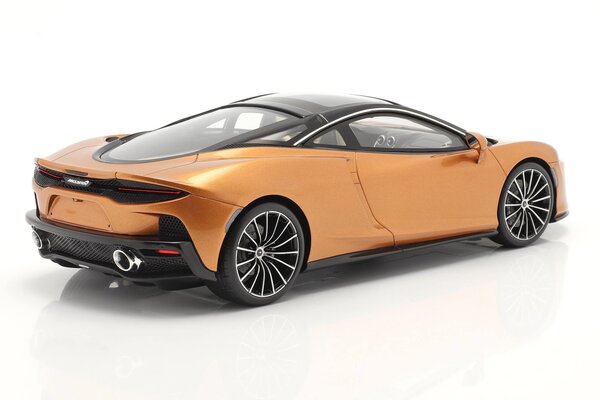 McLaren McLaren GT + Showcase - 1:18 - Spark