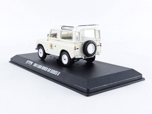 Movie Memorabilia Land Rover 88 Series II 1961 'Ace Ventura: When Nature Calls' - 1:43 - Greenlight Movie Memorabilia Land Rover 88 Series II 1961 'Ace Ventura: When Nature Calls' - 1:43 - Greenlight