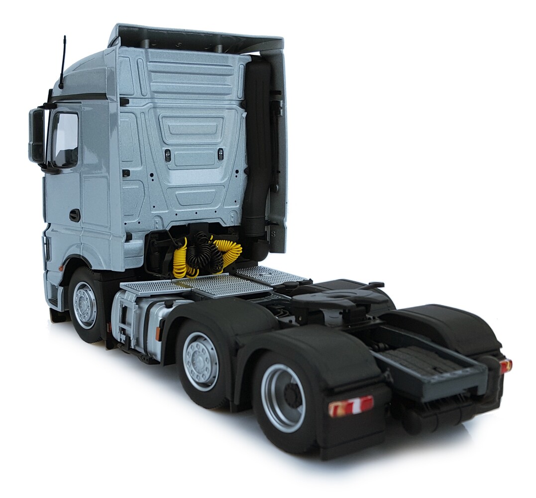 Mercedes-Benz Mercedes-Benz Actros Streamspace 6x2 - 1:32 - Marge Models