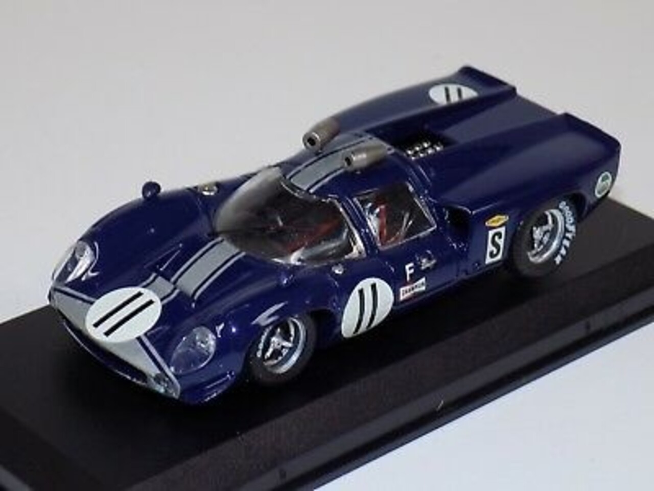 Lola Lola T70 Coupe #11 Sebring (USA) 1968 - 1:43 - Best Model Lola Lola T70 Coupe #11 Sebring (USA) 1968 - 1:43 - Best Model