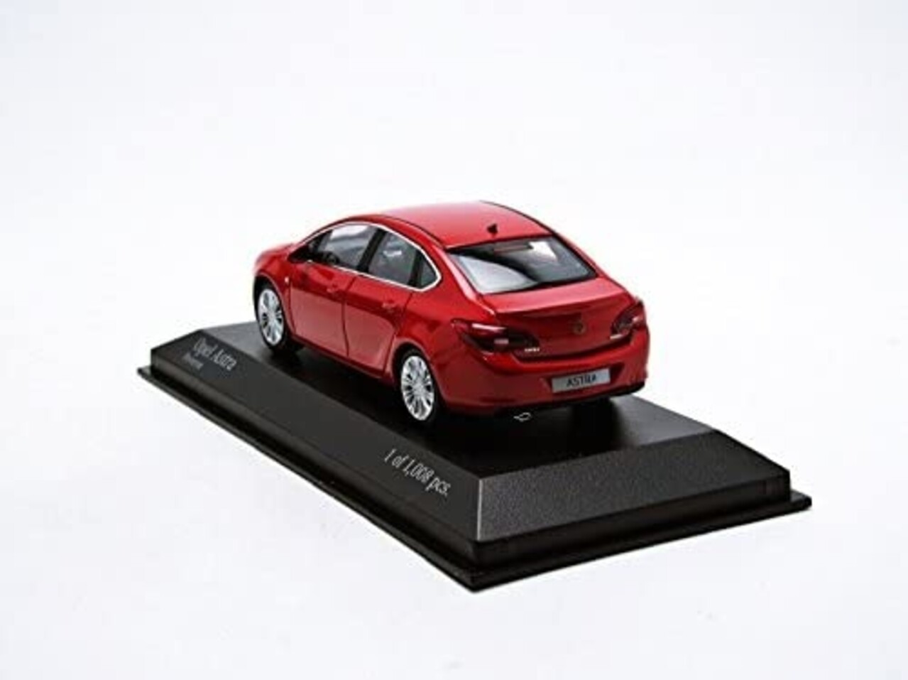 Opel Opel Astra 2012 - 1:43 - Minichamps Opel Opel Astra 2012 - 1:43 - Minichamps