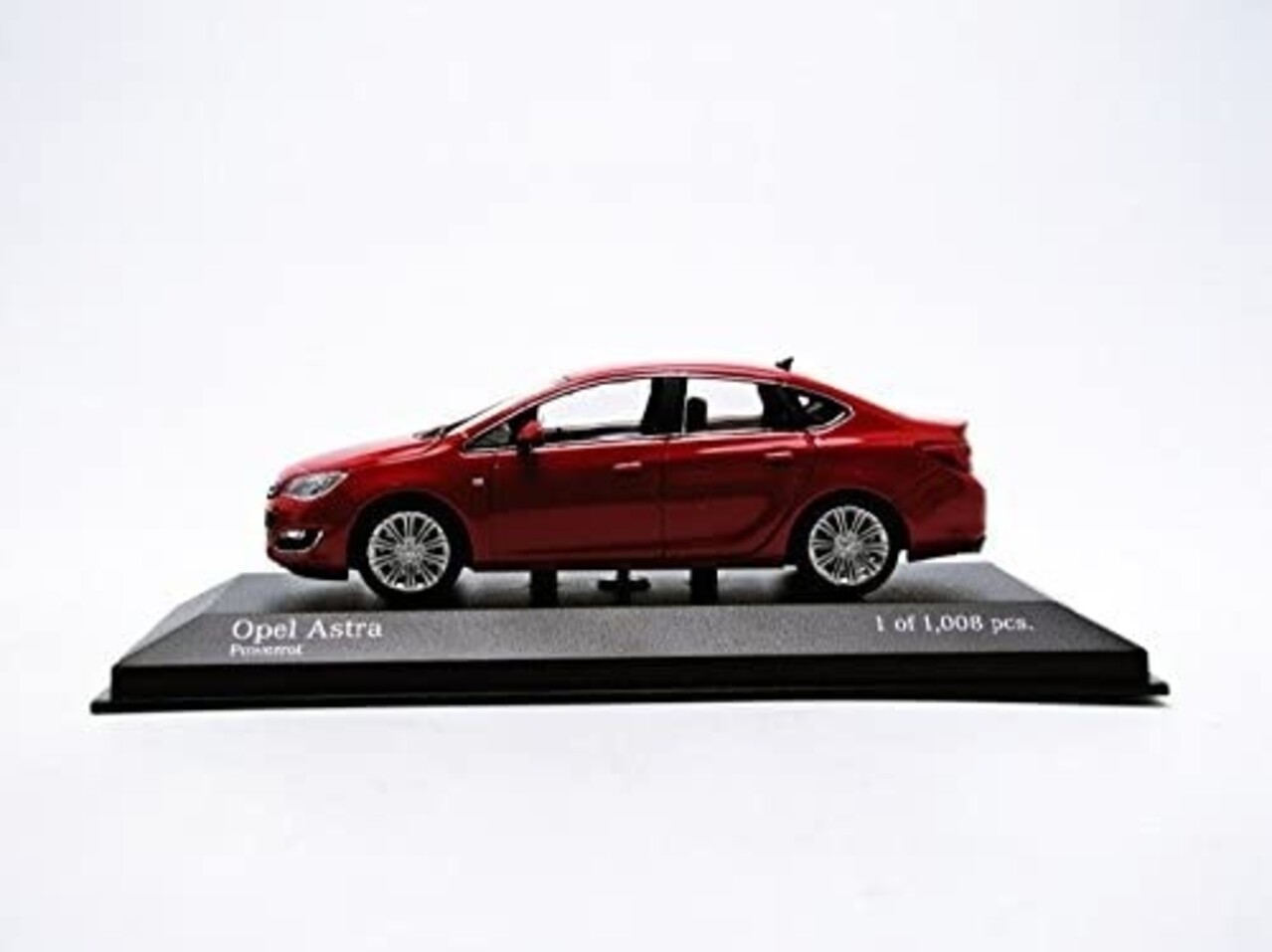 Opel Opel Astra 2012 - 1:43 - Minichamps Opel Opel Astra 2012 - 1:43 - Minichamps