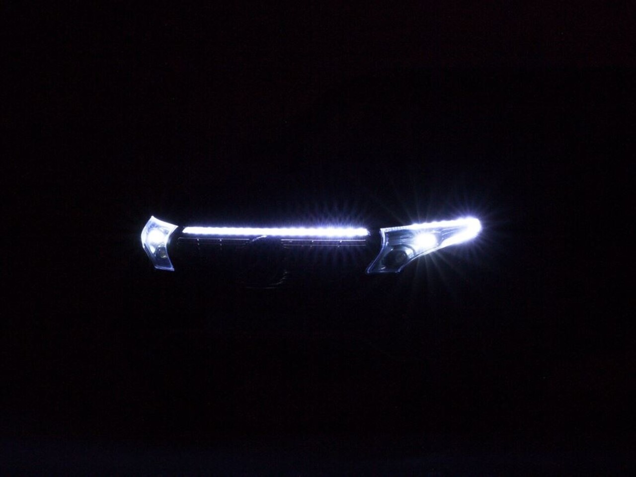 Mercedes-Benz Mercedes-Benz EQC 400 4Matic - 1:18 - NZG Mercedes-Benz Mercedes-Benz EQC 400 4Matic - 1:18 - NZG