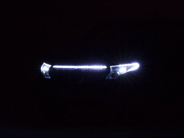 Mercedes-Benz Mercedes-Benz EQC 400 4Matic - 1:18 - NZG Mercedes-Benz Mercedes-Benz EQC 400 4Matic - 1:18 - NZG