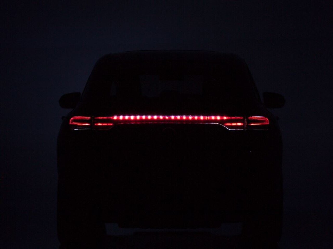 Mercedes-Benz Mercedes-Benz EQC 400 4Matic - 1:18 - NZG Mercedes-Benz Mercedes-Benz EQC 400 4Matic - 1:18 - NZG