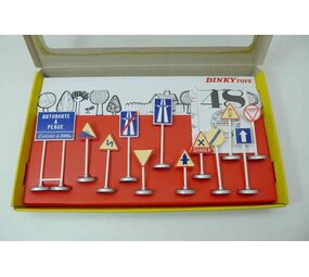 Dinky Toys (Editions Atlas) Panneaux de Signalisation Routière - 1:43 - Atlas Dinky Toys (Editions Atlas) Panneaux de Signalisation Routière - 1:43 - Atlas