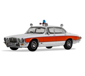 Jaguar Jaguar XJ6 Series 2 4.2 Litre Avon & Somerset Constabulary - 1:43 - Vanguards Jaguar Jaguar XJ6 Series 2 4.2 Litre Avon & Somerset Constabulary - 1:43 - Vanguards