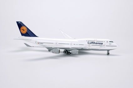 Boeing 747-400 D-ABVX Schleswig-Holstein 'Lufthansa' - 1:300
