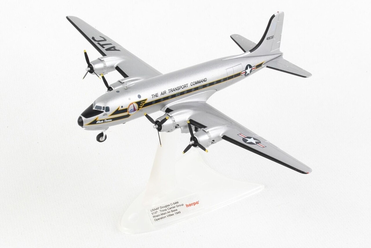 Douglas Douglas C-54M Skymaster 'U.S. Air Force Berlin Airlift 70th Anniversary 44-9030'  - 1:200 - Herpa