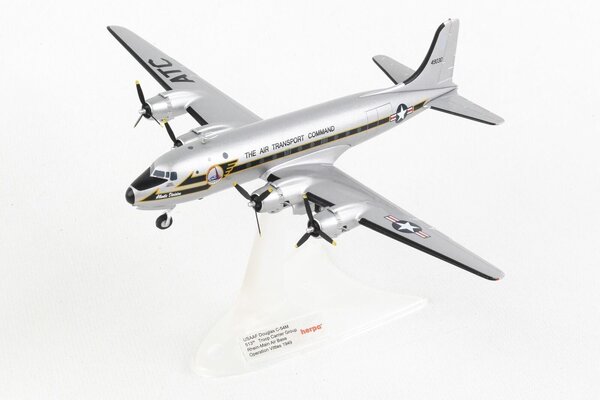 Douglas Douglas C-54M Skymaster 'U.S. Air Force Berlin Airlift 70th Anniversary 44-9030'  - 1:200 - Herpa