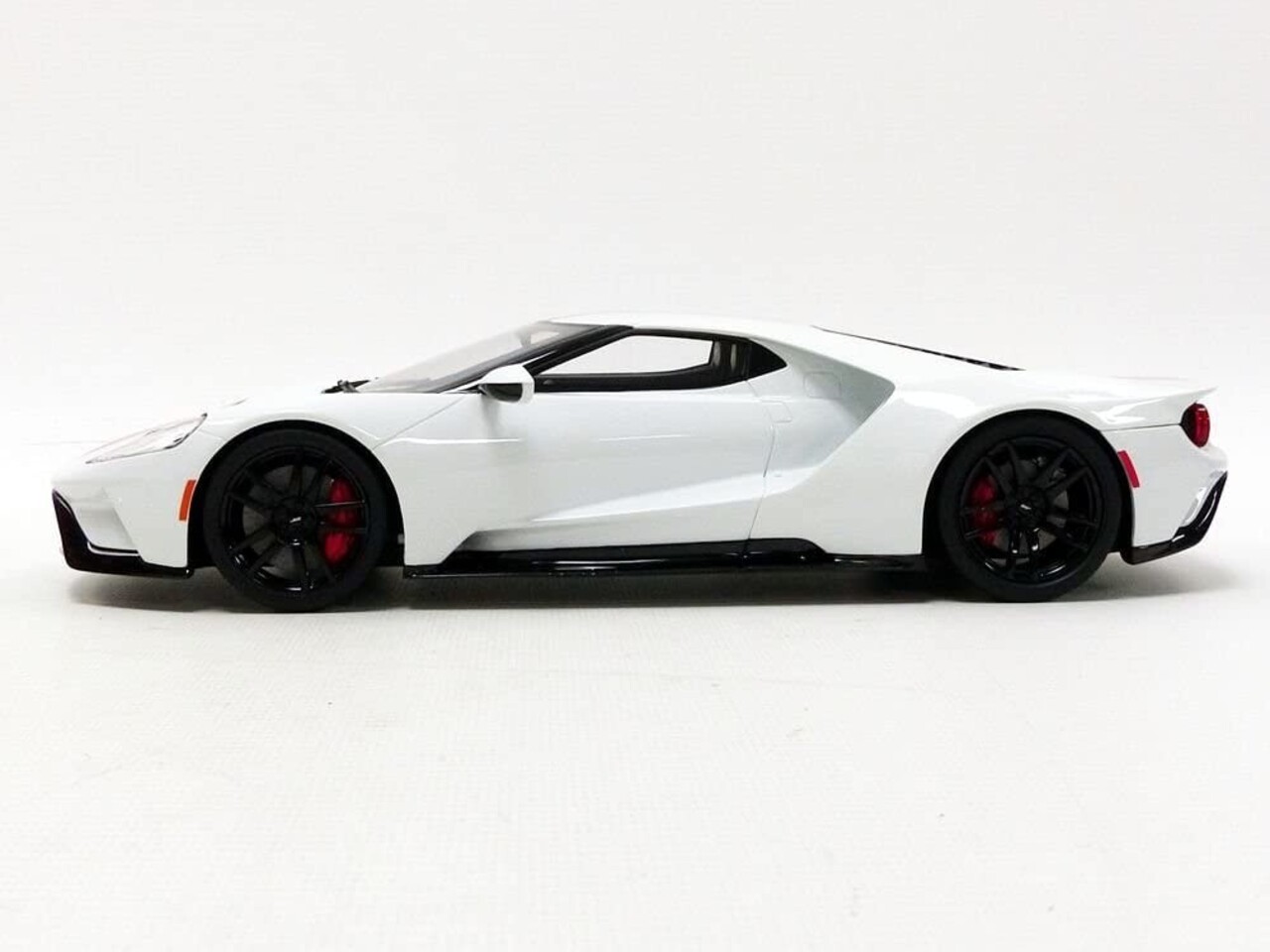 Ford Ford GT 2017 - 1:18 - GT Spirit Ford Ford GT 2017 - 1:18 - GT Spirit