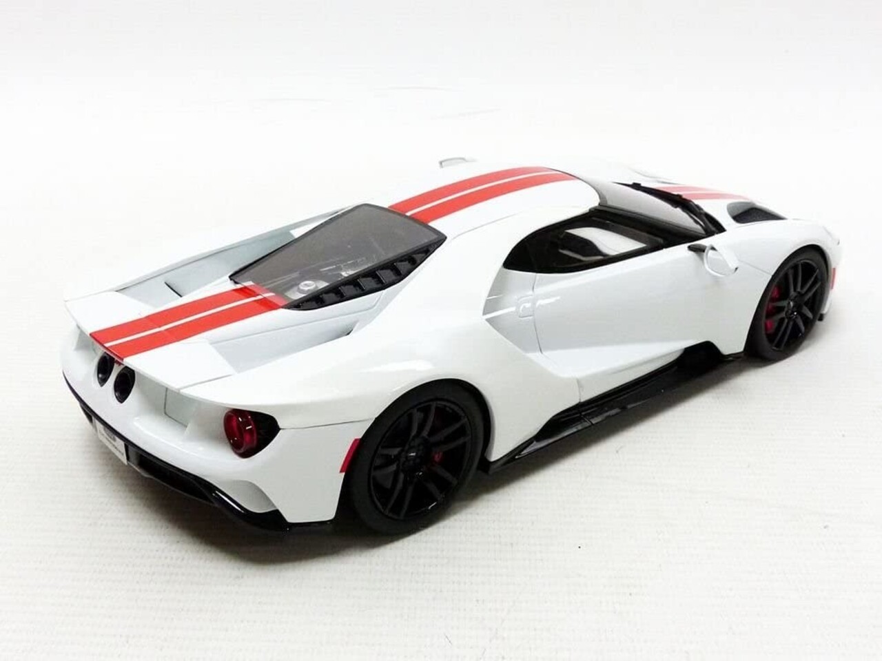 Ford Ford GT 2017 - 1:18 - GT Spirit Ford Ford GT 2017 - 1:18 - GT Spirit