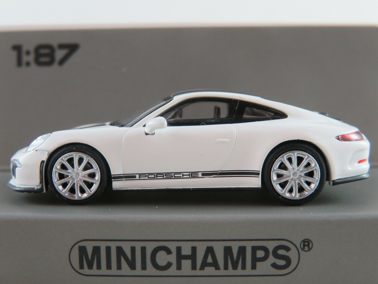 Porsche Porsche 911 R 2016 - 1:87 - Minichamps