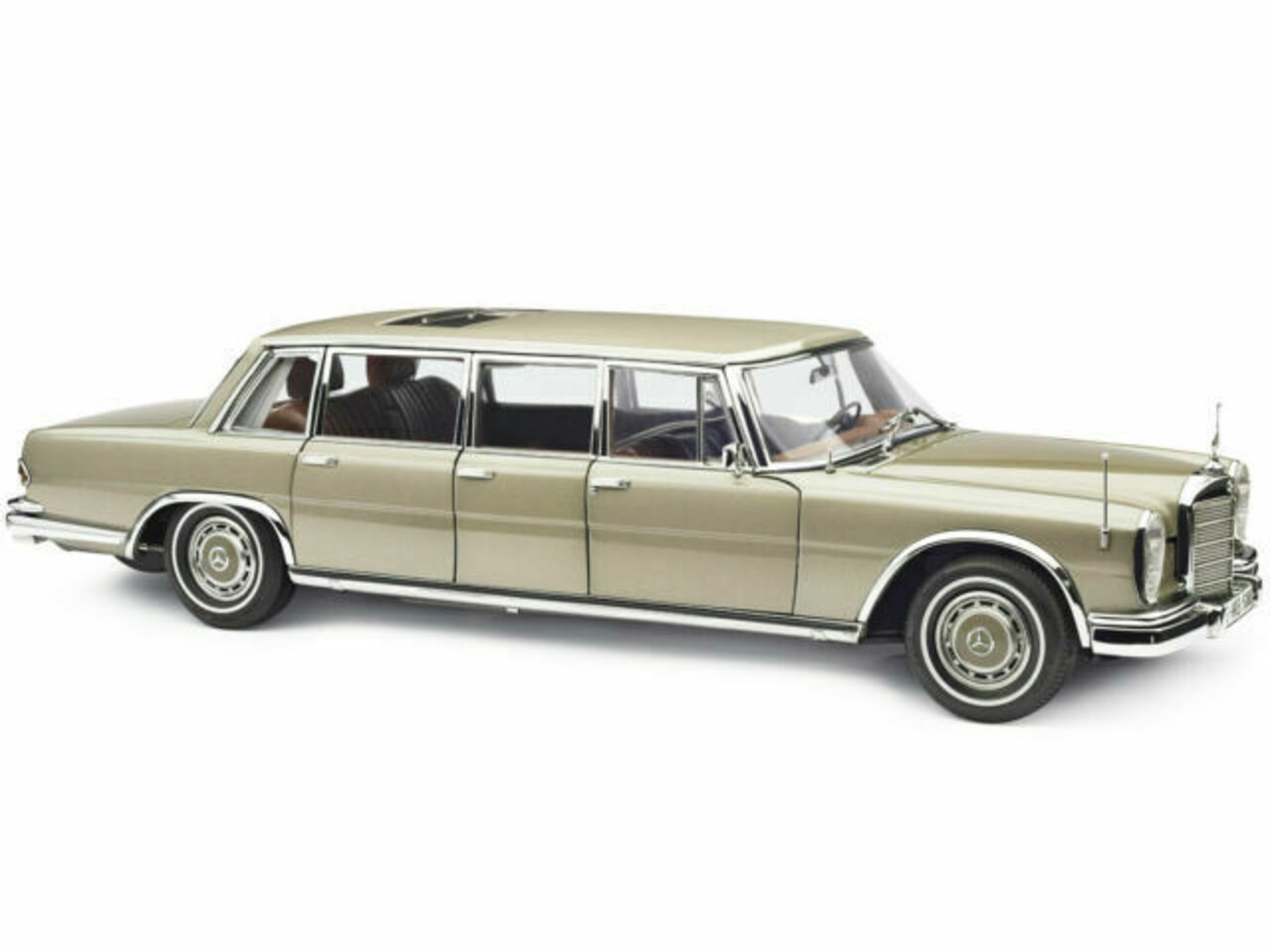 Mercedes-Benz Mercedes-Benz S-Class 600 Pullman W100 1963 + Sun Roof - 1:18 - CMC Mercedes-Benz Mercedes-Benz S-Class 600 Pullman W100 1963 + Sun Roof - 1:18 - CMC