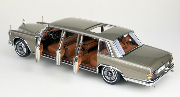 Mercedes-Benz Mercedes-Benz S-Class 600 Pullman W100 1963 + Sun Roof - 1:18 - CMC Mercedes-Benz Mercedes-Benz S-Class 600 Pullman W100 1963 + Sun Roof - 1:18 - CMC
