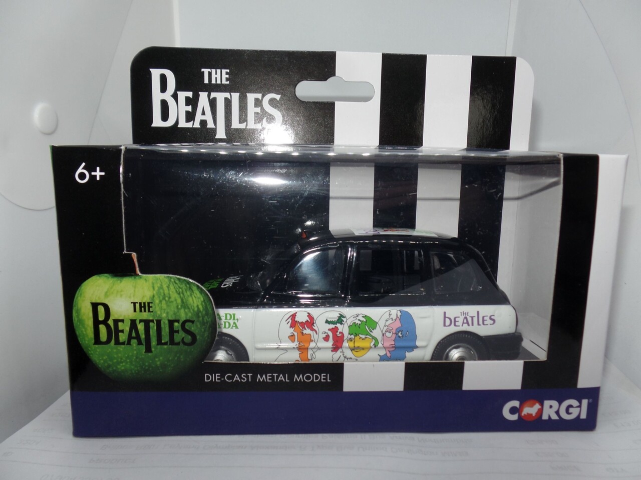 Austin Austin London Taxi LTI TX II RHD The Beatles 'Ob-La-Di Ob-La-Da' - 1:36  - Corgi