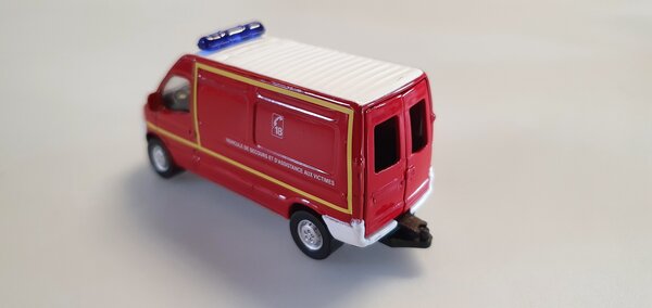Renault Renault Vehicule De Secours Et Dássistance Aux Victimes - 1:64 - Norev