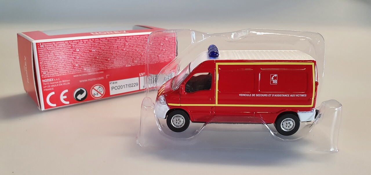 Renault Renault Vehicule De Secours Et Dássistance Aux Victimes - 1:64 - Norev