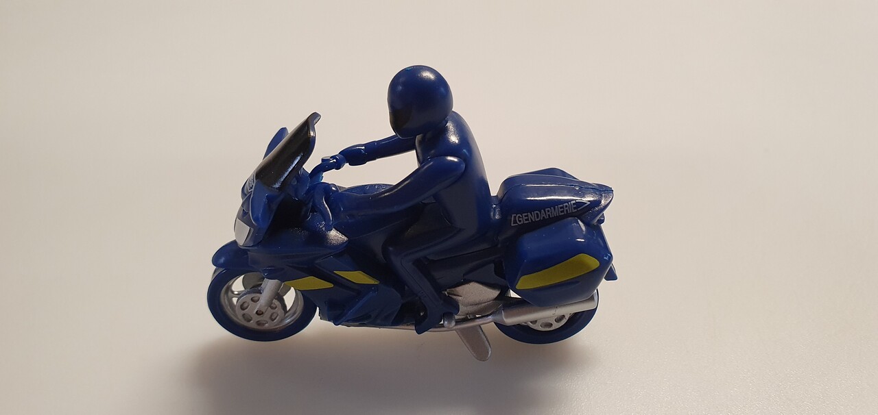 Renault Renault Gendarmerie - 1:32 - Norev Renault Renault Gendarmerie - 1:32 - Norev